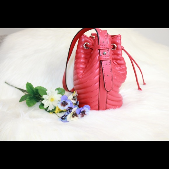 Steve Madden Chevron Drawstring Bucket Bag - Picture 5 of 7